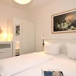 Haus Bernstein 9 *